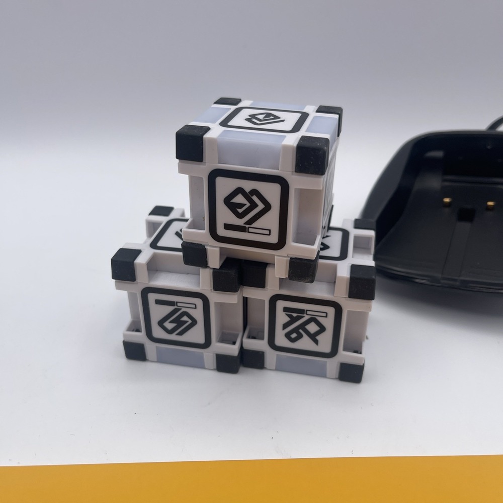 Anki Cozmo Robot Toy With Cubes And Charger New 500mah Battery Read - Picture 3 of 10